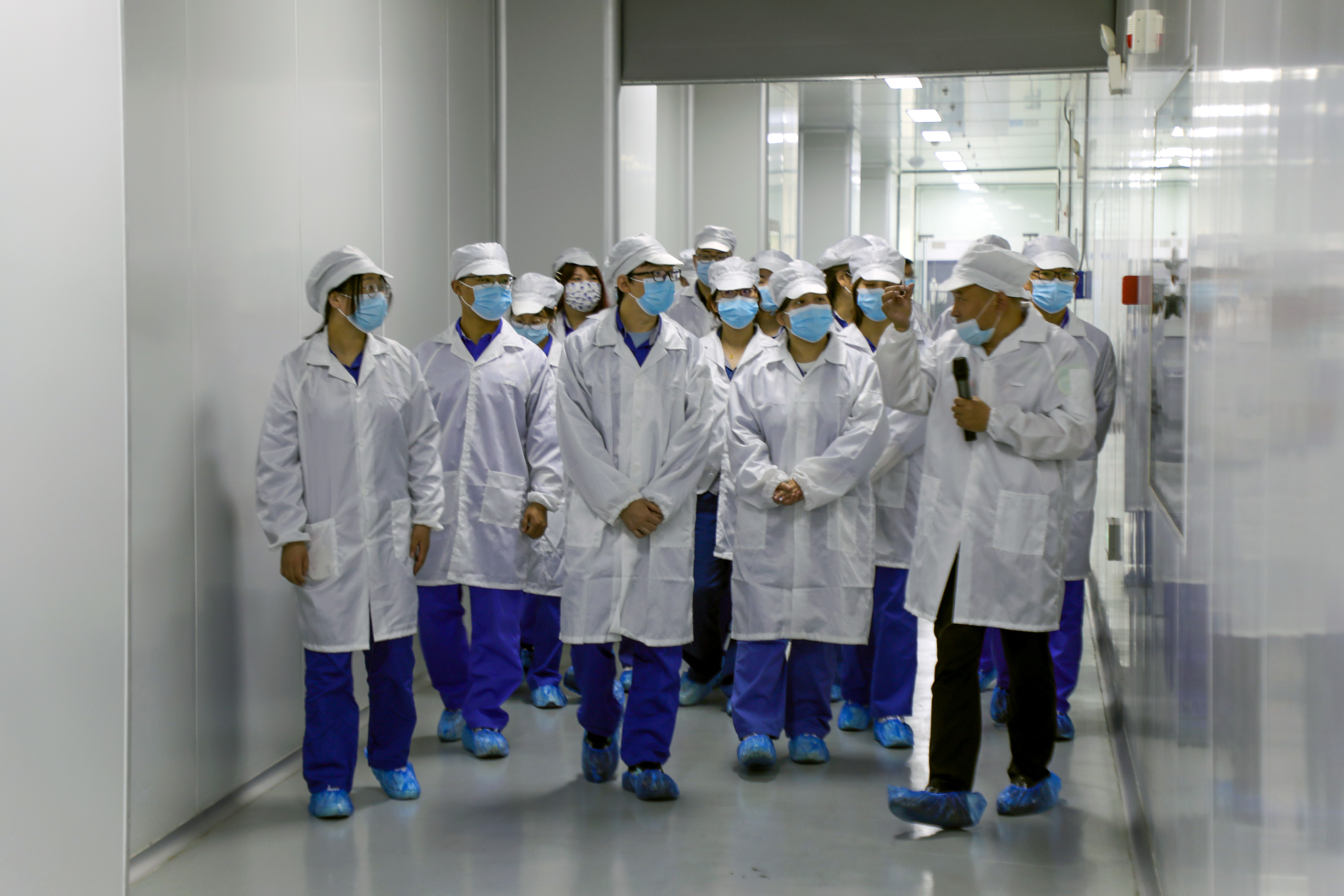 青春賽道 奮斗有光｜安彩高科開(kāi)展青年員工座談會(huì)