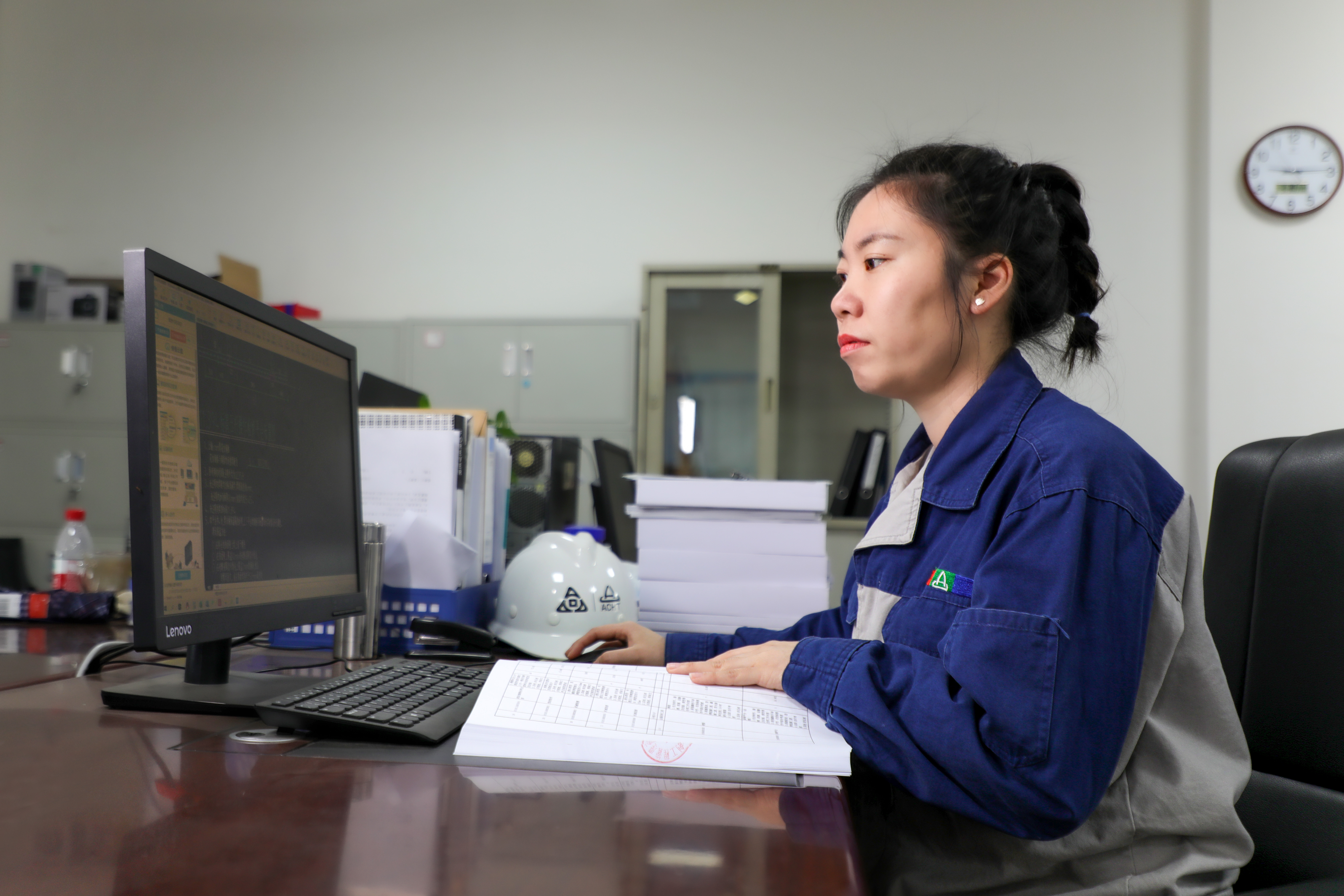 安彩“她”力量｜余艷梅：每當想起她，梅花便落滿了南山