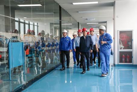 打造向上向前第一象限生力軍 錘煉甘于做人做事作難、受苦受累受屈的企業家隊伍——河南投資集團黨委書記、董事長劉新勇蒞臨安彩高科開展主題教育調研