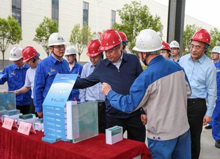 打造向上向前第一象限生力軍 錘煉甘于做人做事作難、受苦受累受屈的企業家隊伍——河南投資集團黨委書記、董事長劉新勇蒞臨安彩高科開展主題教育調研