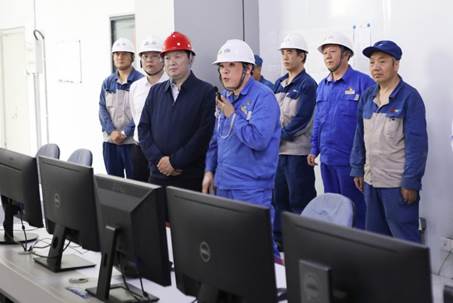 打造向上向前第一象限生力軍 錘煉甘于做人做事作難、受苦受累受屈的企業家隊伍——河南投資集團黨委書記、董事長劉新勇蒞臨安彩高科開展主題教育調研