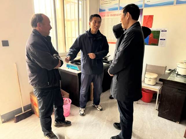 安彩高科到滑縣焦虎鎮(zhèn)何莊村開展駐村幫扶慰問活動(dòng)